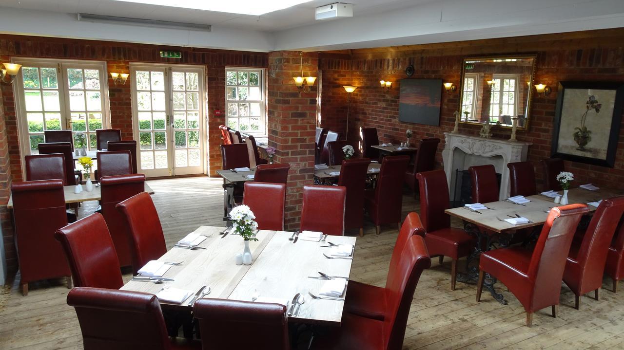 The Furze Bush Inn Newbury  Exterior foto